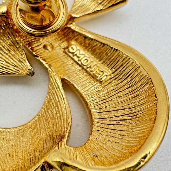 Vintage Monet Abstract Arrow Swirl Pierced Earrings Gold Tone 80s Retro Unusual - Picture 6 of 9